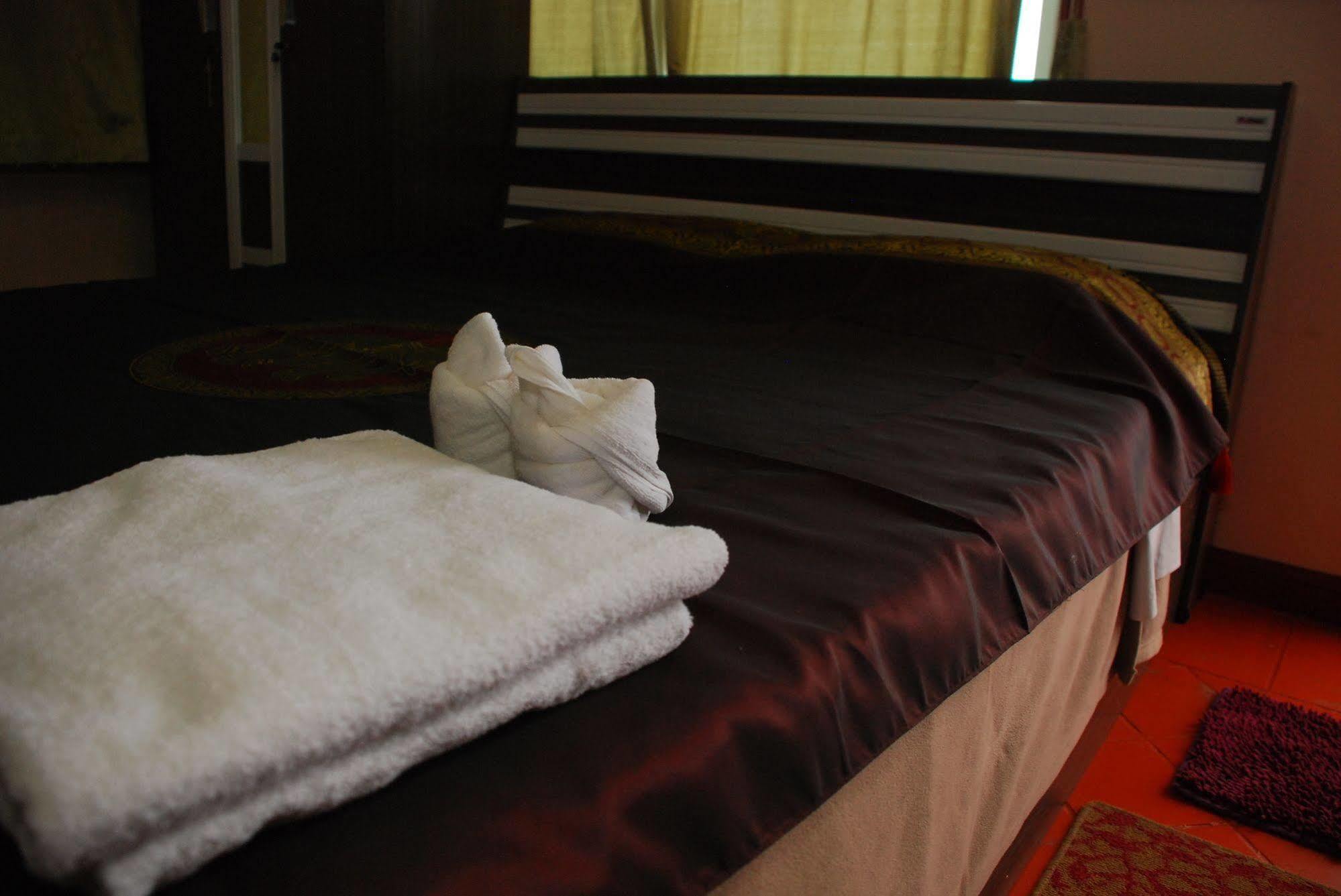 The Phen House Hotel Хуа Хин Екстериор снимка