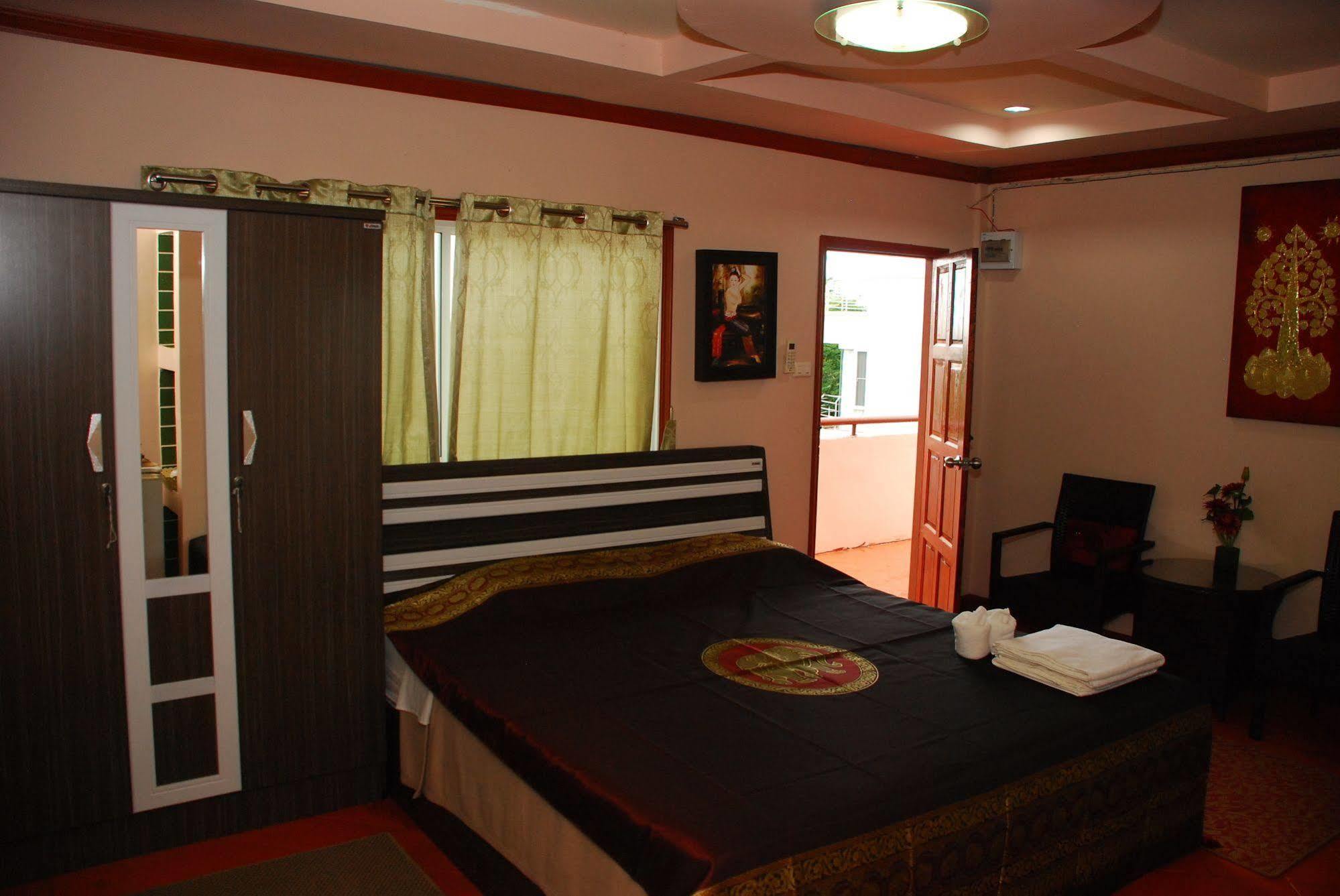 The Phen House Hotel Хуа Хин Екстериор снимка