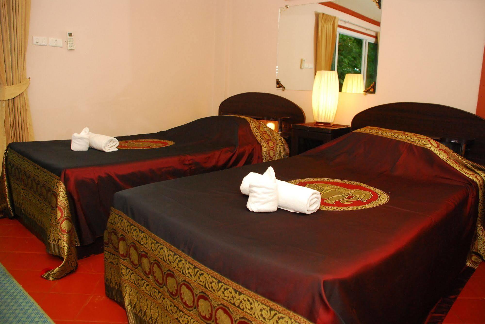 The Phen House Hotel Хуа Хин Екстериор снимка