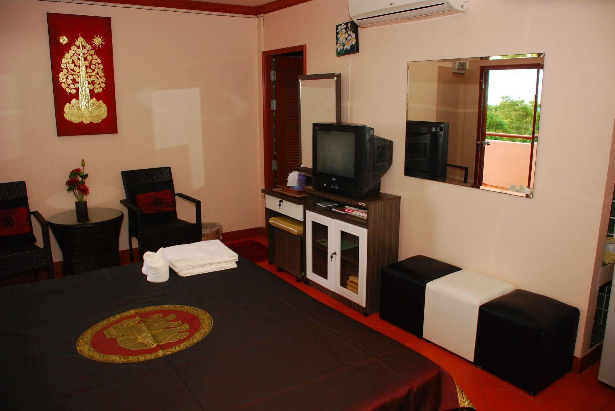 The Phen House Hotel Хуа Хин Екстериор снимка