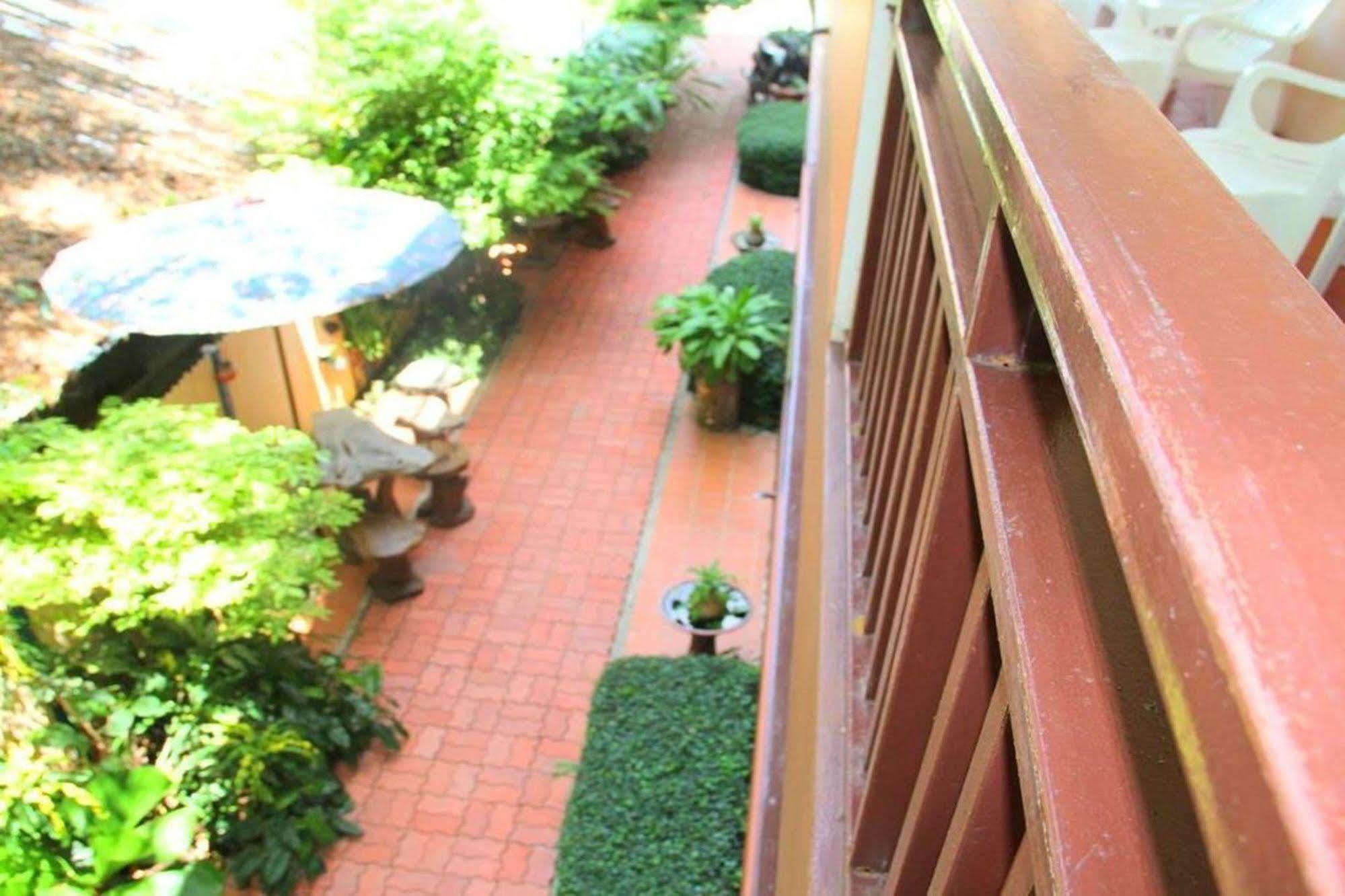 The Phen House Hotel Хуа Хин Екстериор снимка